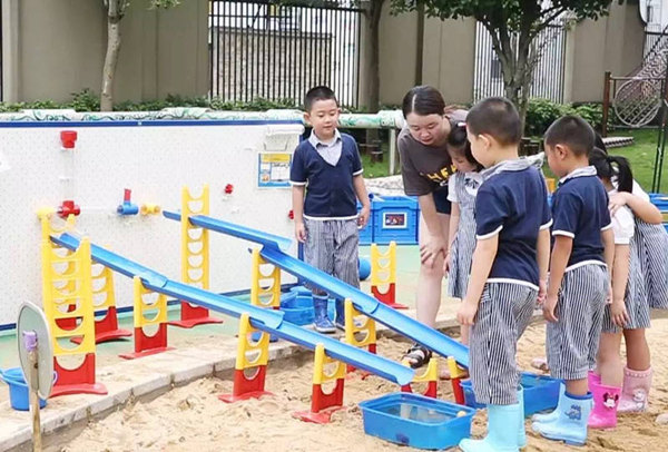 E:7\u4ebf童幼教机构文章	月文章	.22王海英：如何以新《规程》为抓手，提升幼儿园管理质量（附园长感言视频）\u56fe07.jpg